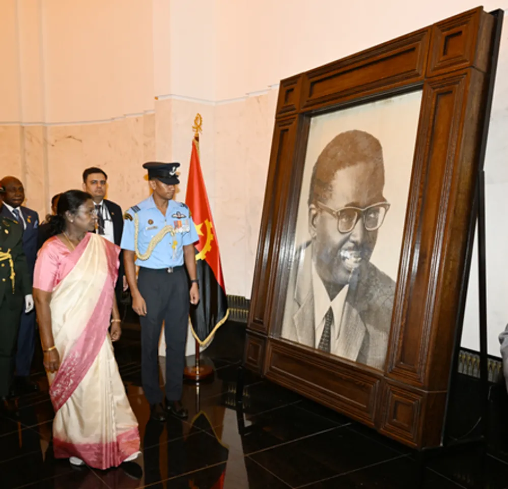 President Murmu pays tribute at memorial of Angola's first President Neto in Luanda