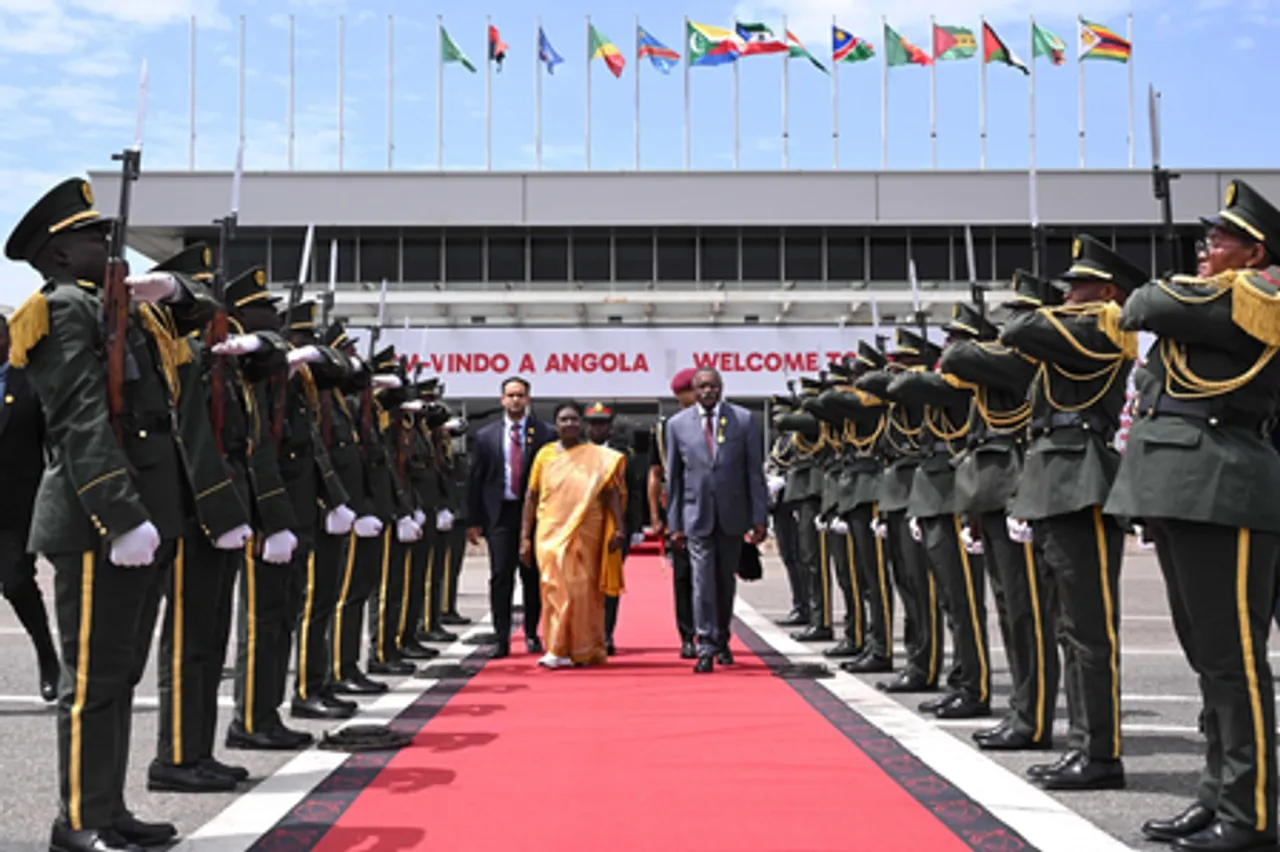 अंगोला की यात्रा संपन्न कर बोत्सवाना के लिए रवाना हुईं राष्ट्रपति द्रौपदी मुर्मू