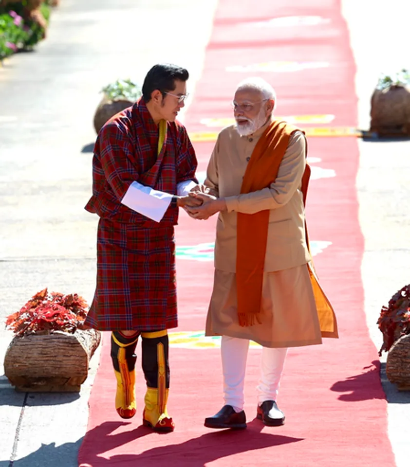 PM Modi concludes Bhutan visit; receives warm send-off from King Jigme Khesar