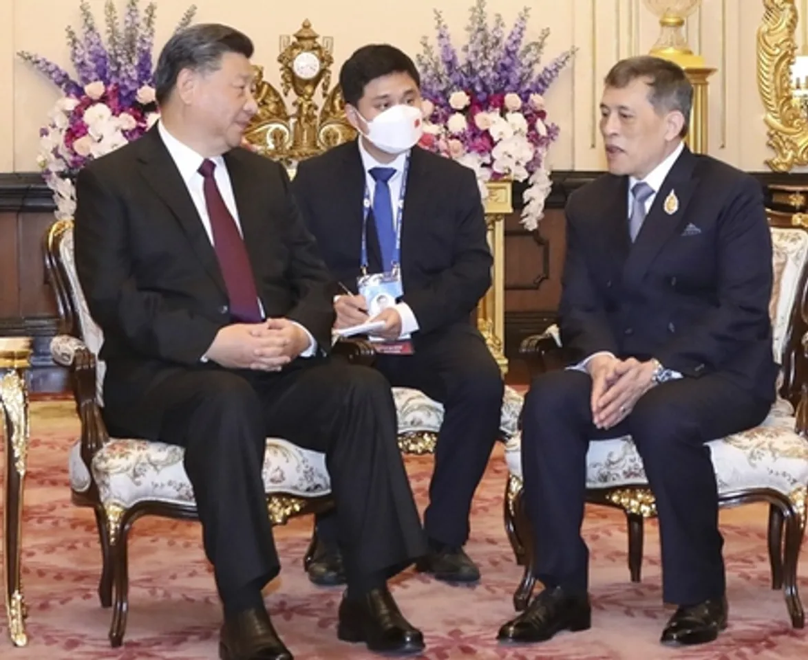 शी चिनफिंग ने थाईलैंड के राजा महा वजिरालोंगकोर्न से मुलाकात की