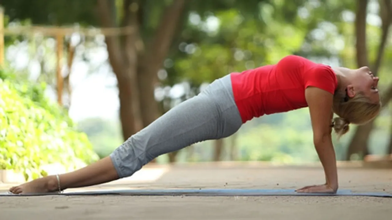 पूर्वोत्तानासन: पीठ दर्द और तनाव से पाएं मुक्ति, शरीर बनेगा मजबूत