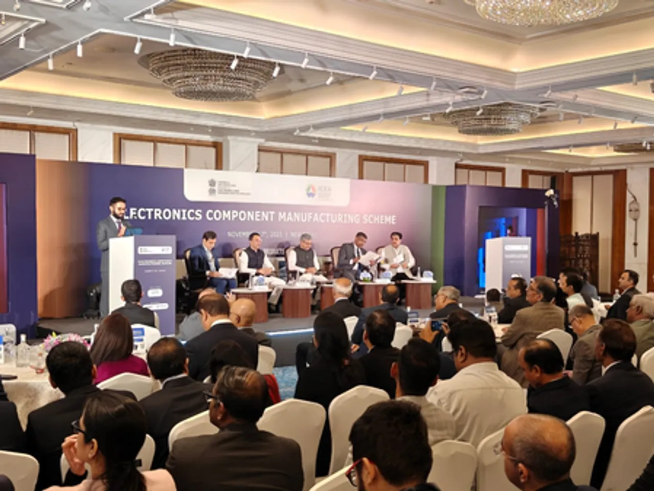 केंद्र ने इलेक्ट्रॉनिक्स कंपोनेट स्कीम के तहत 7,712 करोड़ रुपए की 17 परियोजनाओं के दूसरे चरण को दी मंजूरी