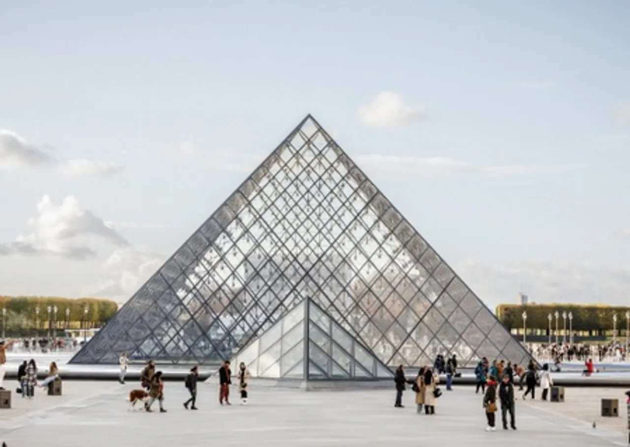 Laurence des Cars on louvre museum heist