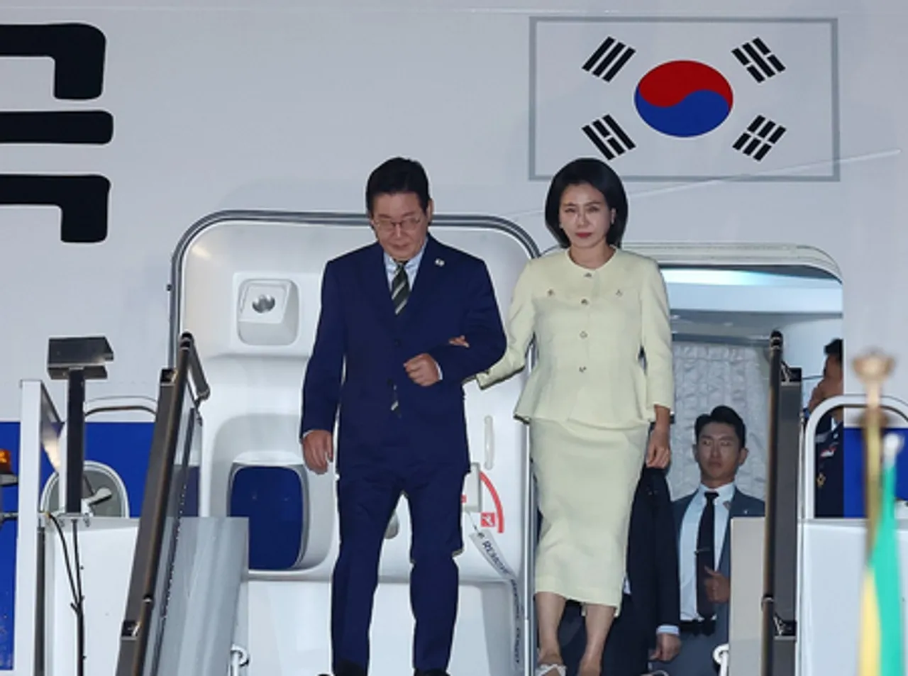 Lee attends G20 summit to discuss inclusive growth, climate change