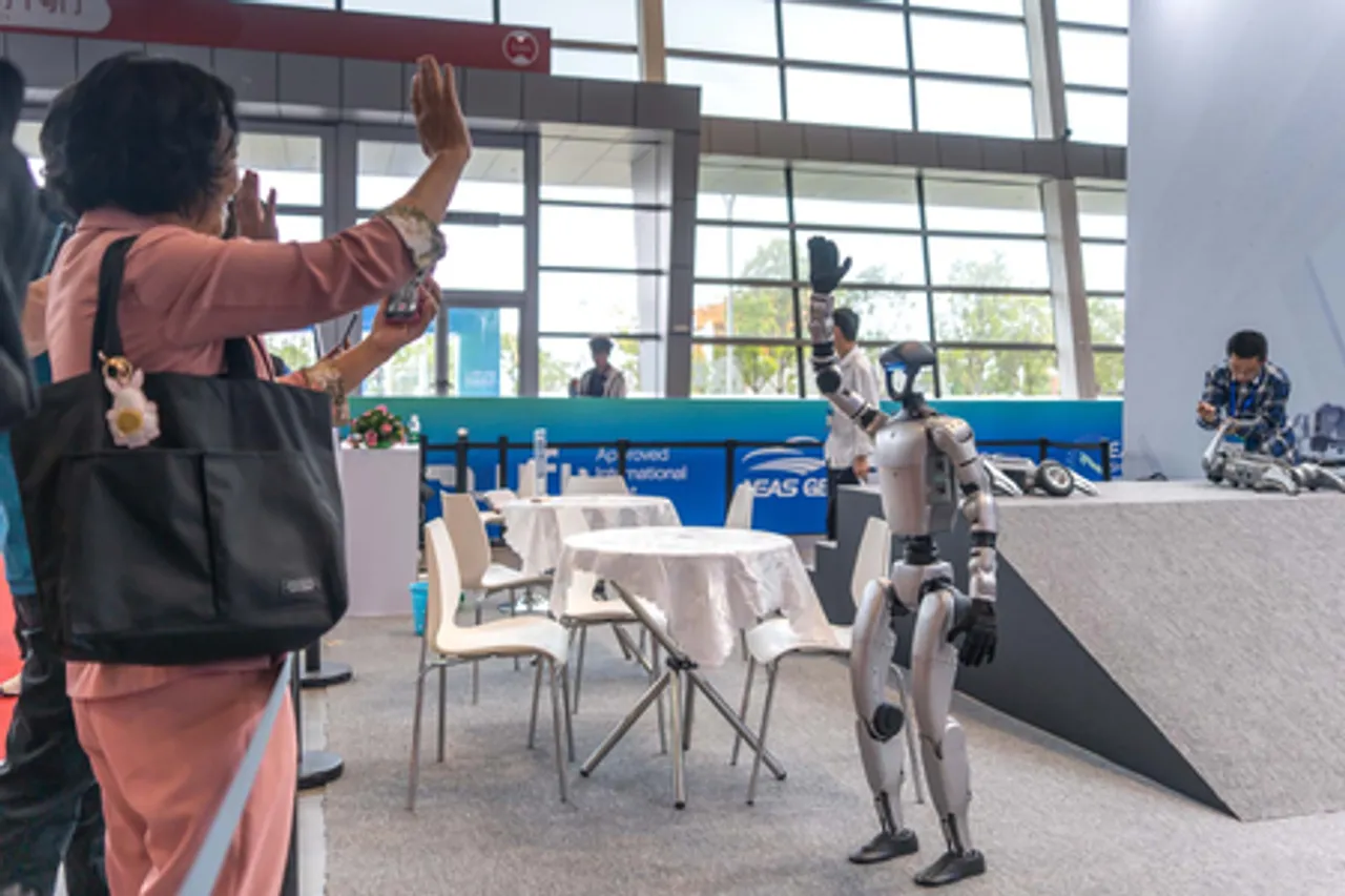 चीनी ह्यूमनॉइड रोबोट का समावेशी सशक्तिकरण दुनिया में सबसे आगे