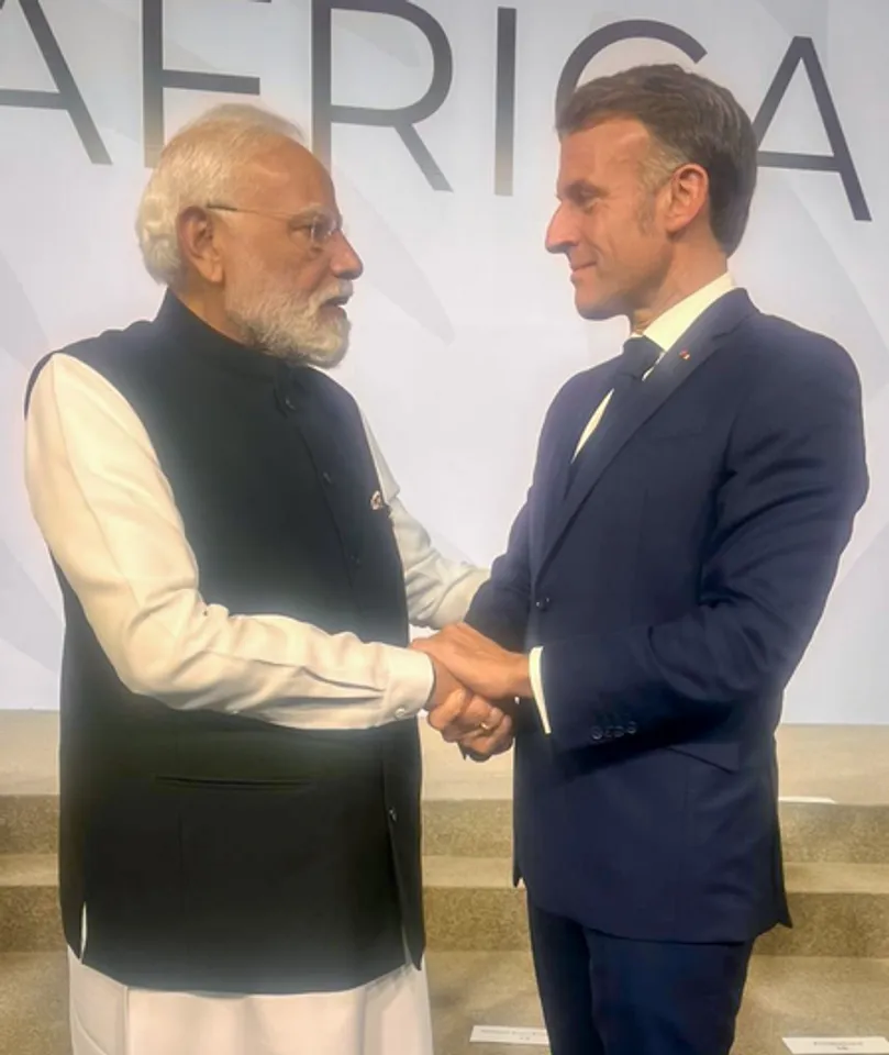 PM Modi Meets President Macron at G20