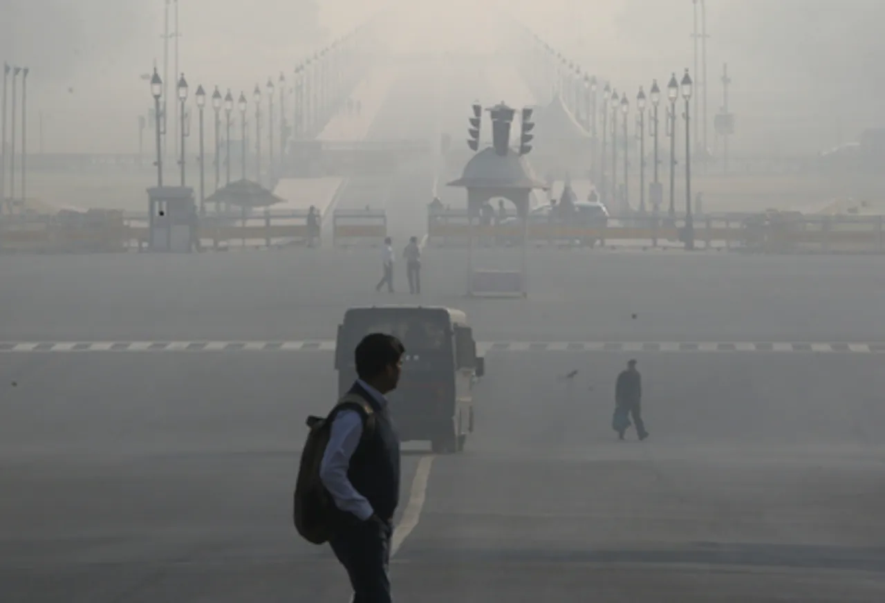 Smog Engulfs New Delhi