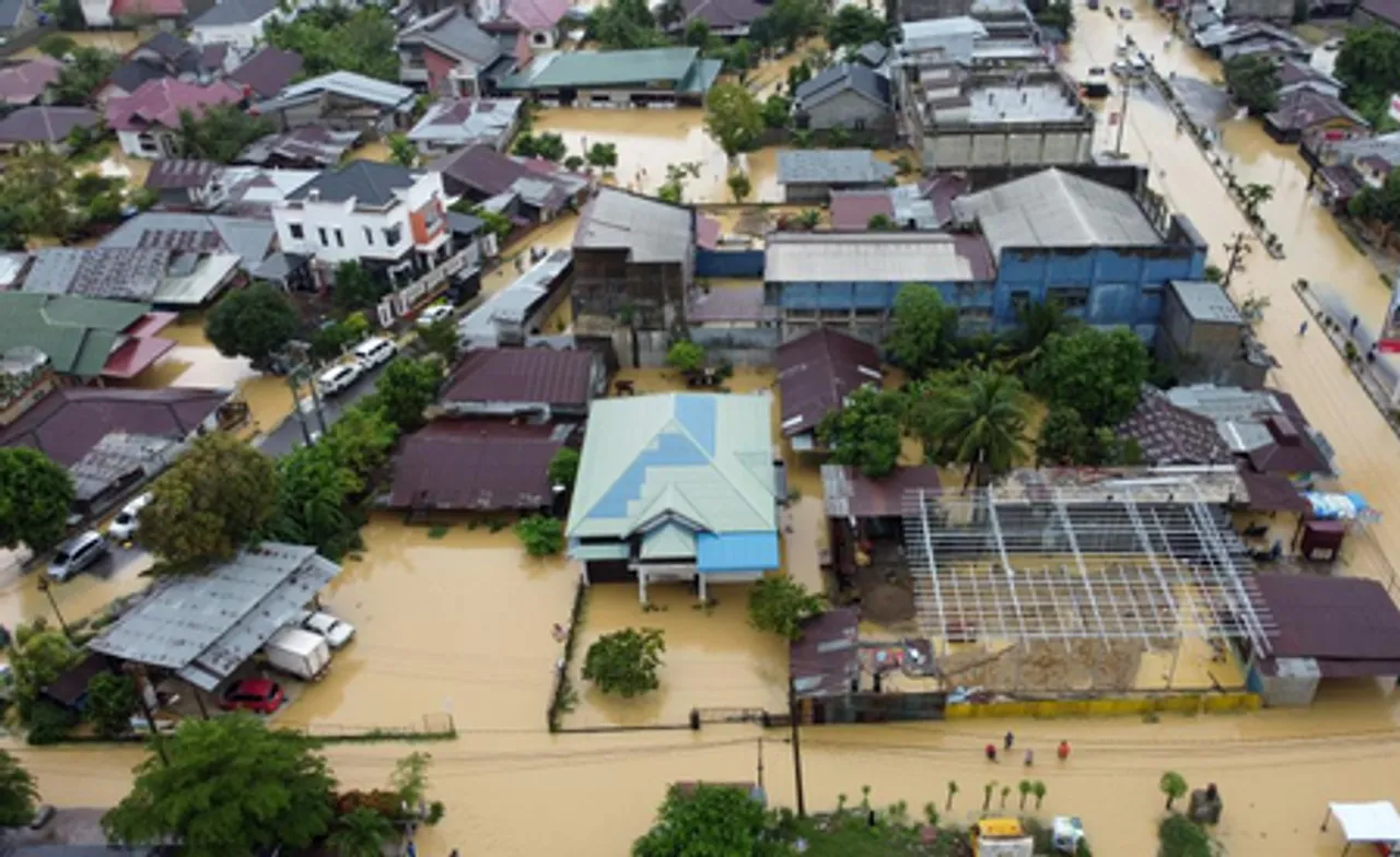 Flash floods, landslides leave 174 dead, 79 missing in Indonesia