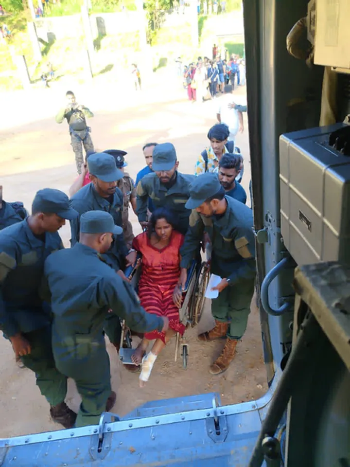 45 नागरिकों समेत 57 श्रीलंकाई सेना के जवानों को भारतीय वायुसेना ने किया लिफ्ट