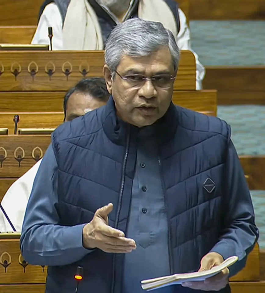 फर्जी खबरें लोकतंत्र के लिए खतरा, डीपफेक पर सख्त कार्रवाई की आवश्यकता : अश्विनी वैष्णव