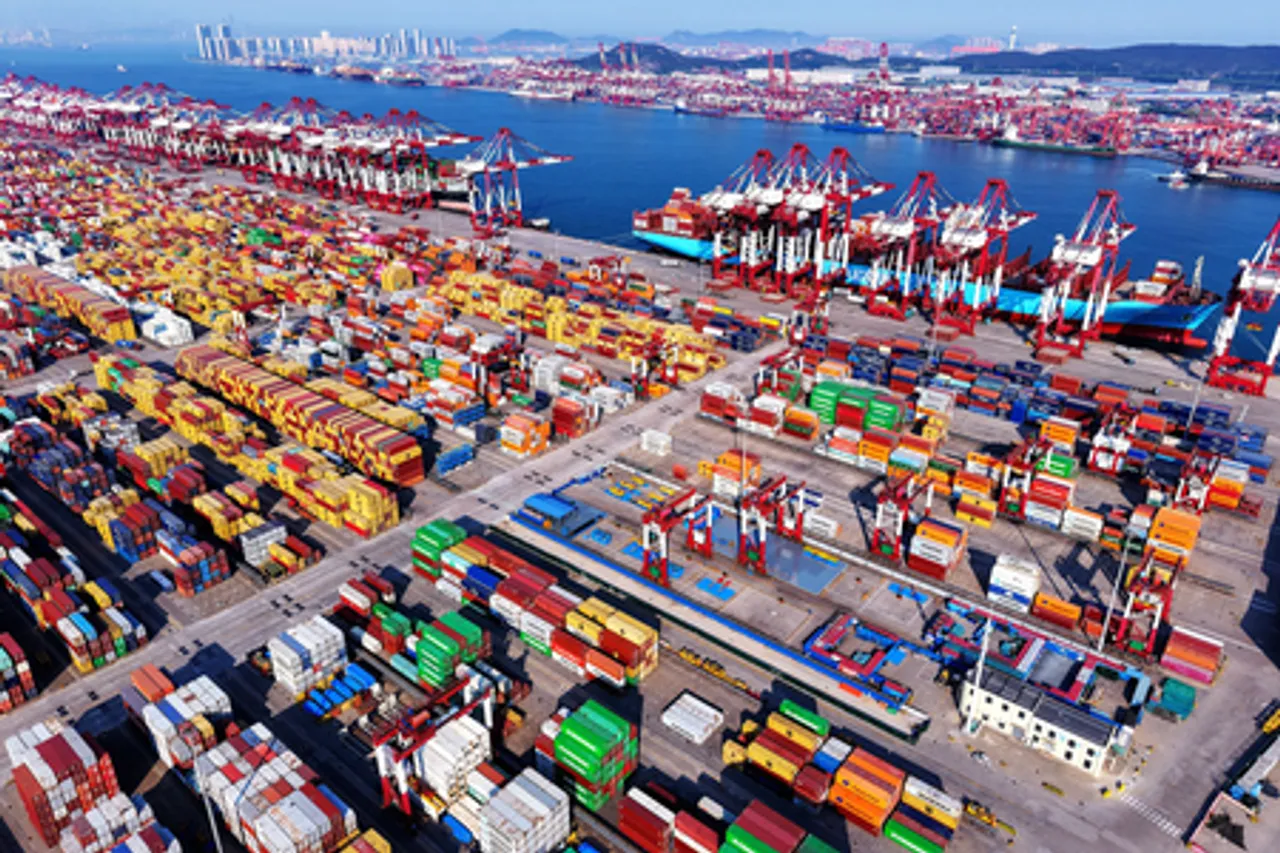 वर्ष 2025 में वैश्विक व्यापार में बढ़ोतरी