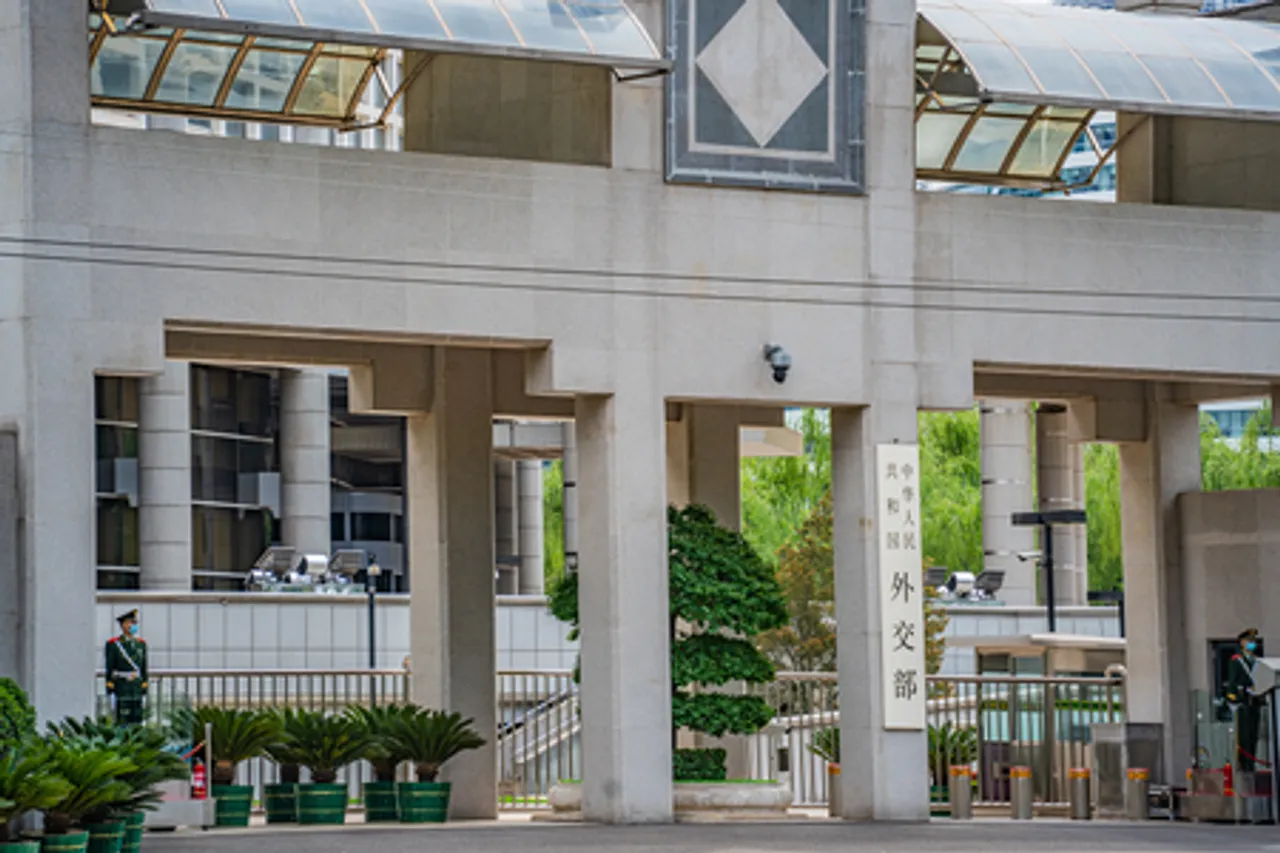 चीन ने जापानी नागरिक इवासाकी शिगेरु पर प्रतिबंध लगाने का फैसला किया