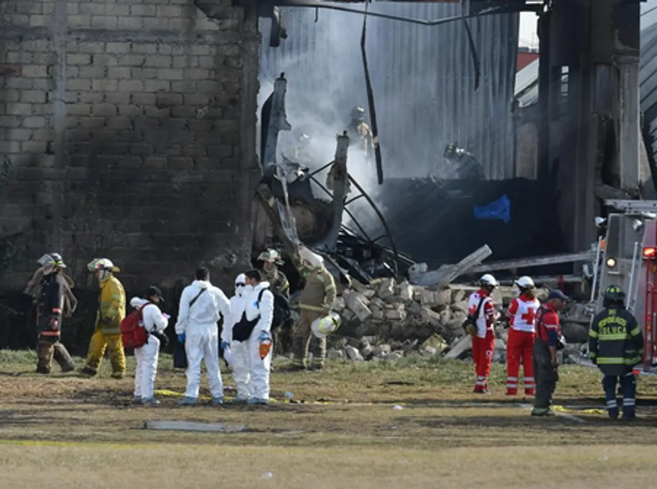 At least six killed in small plane crash in Mexico