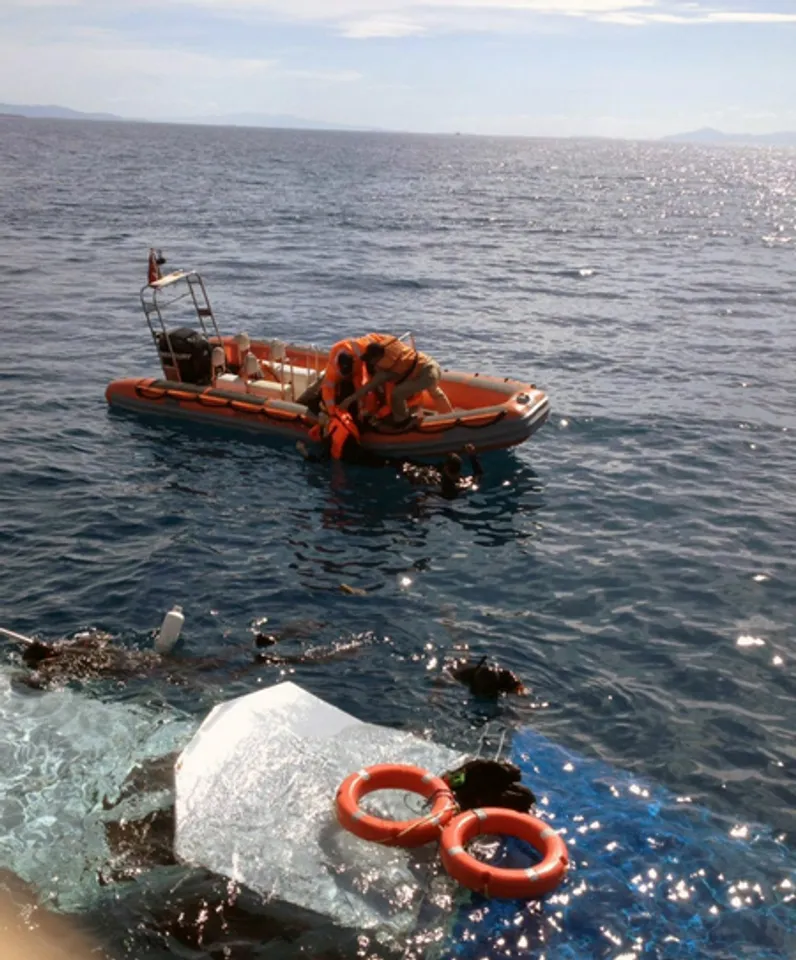 Migrant boat sinks off Greek island, 28 rescued, 3 missing