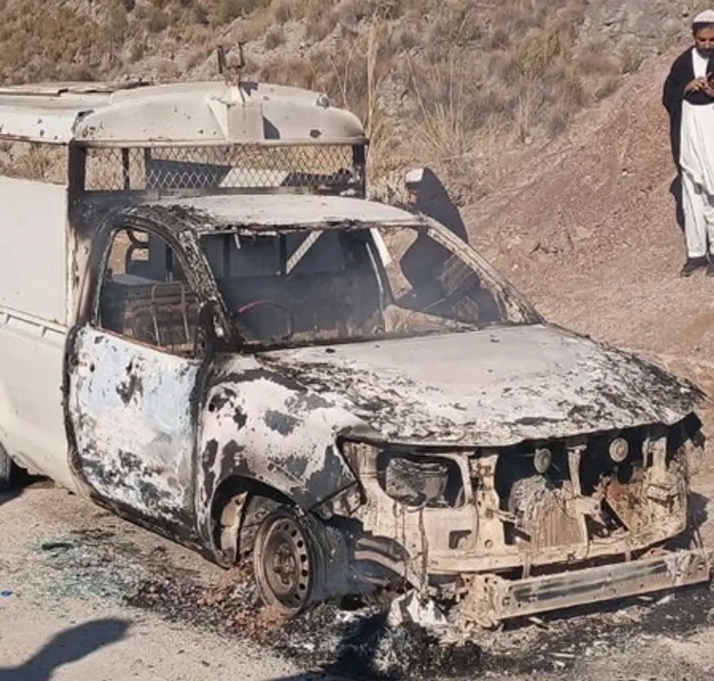 Pakistan Police Vehicle Attacked