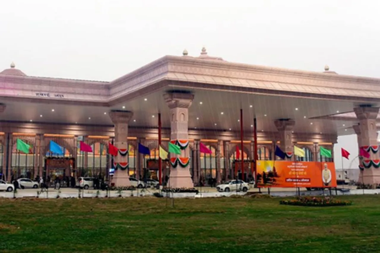 योगी सरकार में अयोध्या एयरपोर्ट की शुरुआत, दो वर्ष में ही 7 लाख से अधिक यात्रियों का आंकड़ा