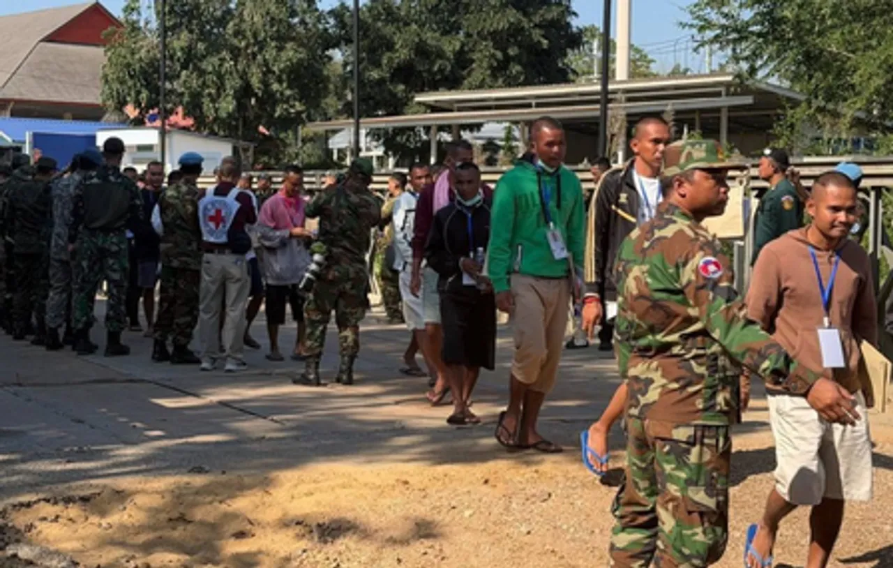 Thailand Releases 18 Cambodian Soldiers
