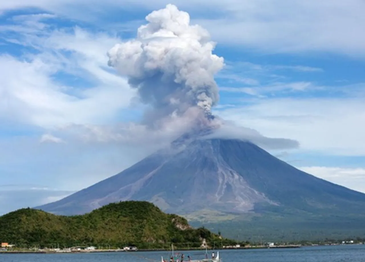 Philippines raises Mayon Volcano alert to Level 3 amid dome collapse activity