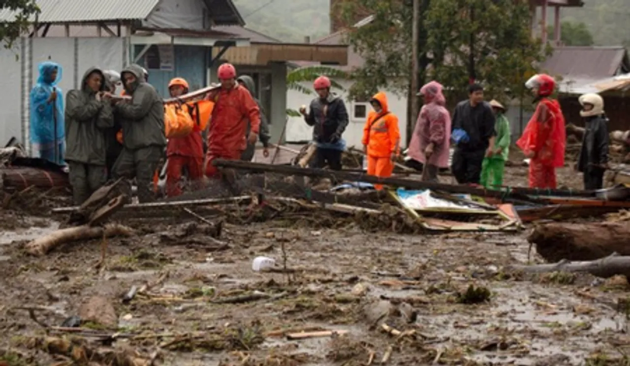 Death toll from Indonesia's flash floods climbs to 16