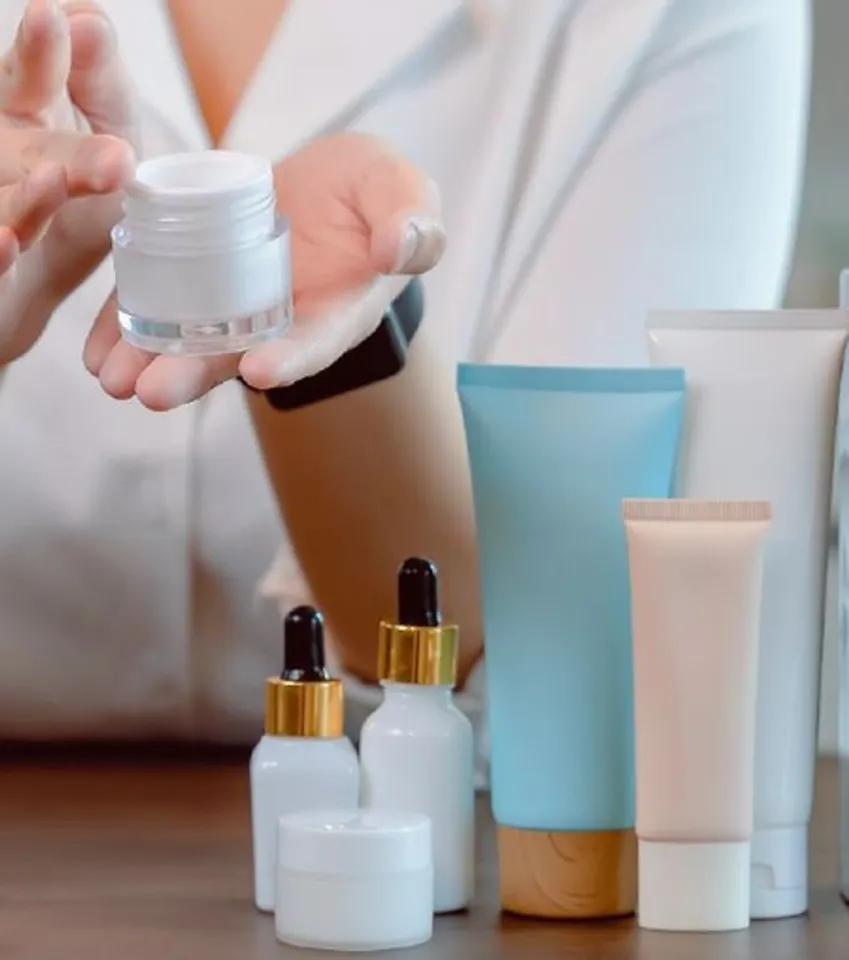 Online channels to command over half of all body lotion sales in India by 2030: Report