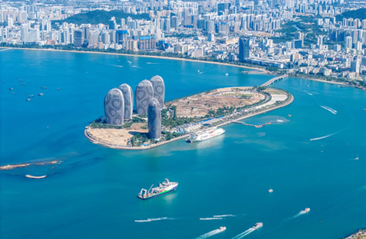 हाईनान फ्री ट्रेड पोर्ट में खास कस्टम नियमों का असर, व्यापार और पर्यटन में तेज उछाल