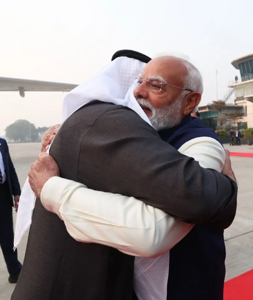 pm modi welcomes UAE President