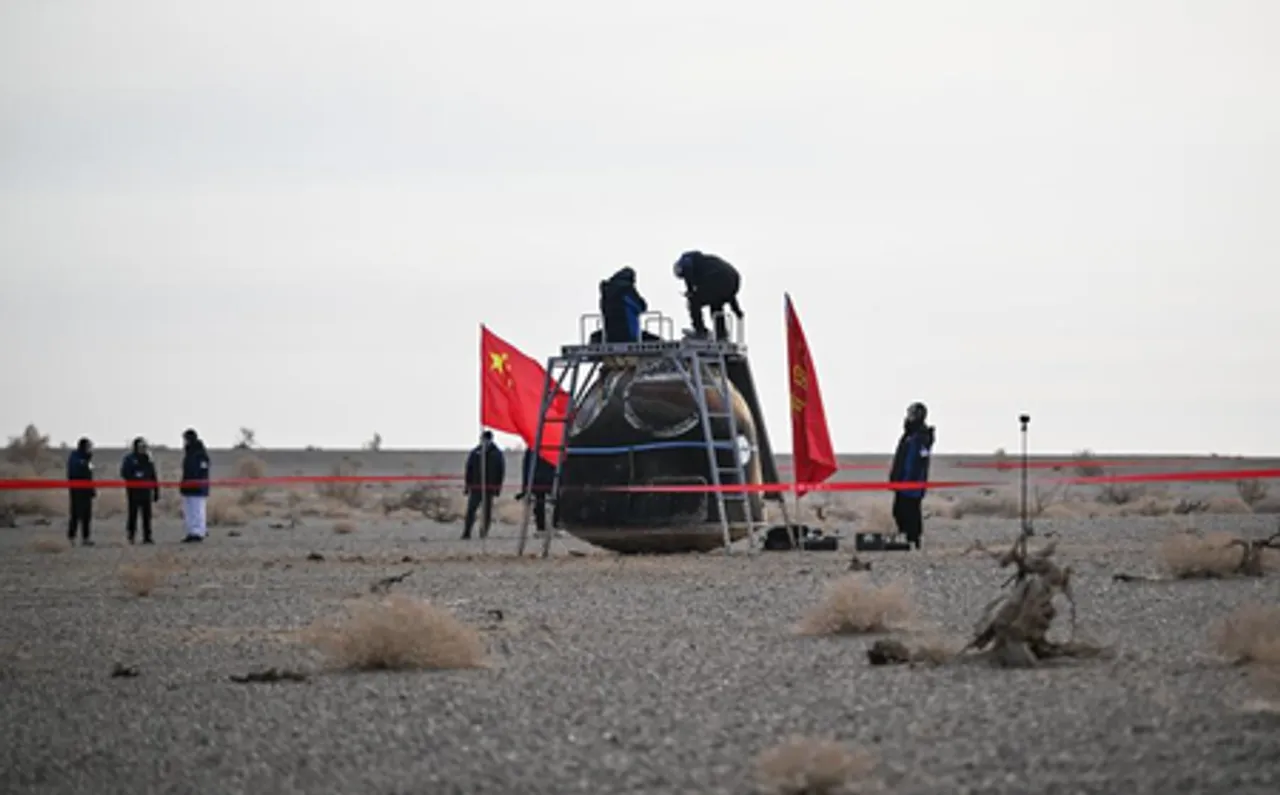 शेनचो-20 अंतरिक्ष यान तोंगफेंग लैंडिंग साइट पर सुरक्षित और सफलतापूर्वक लौटा