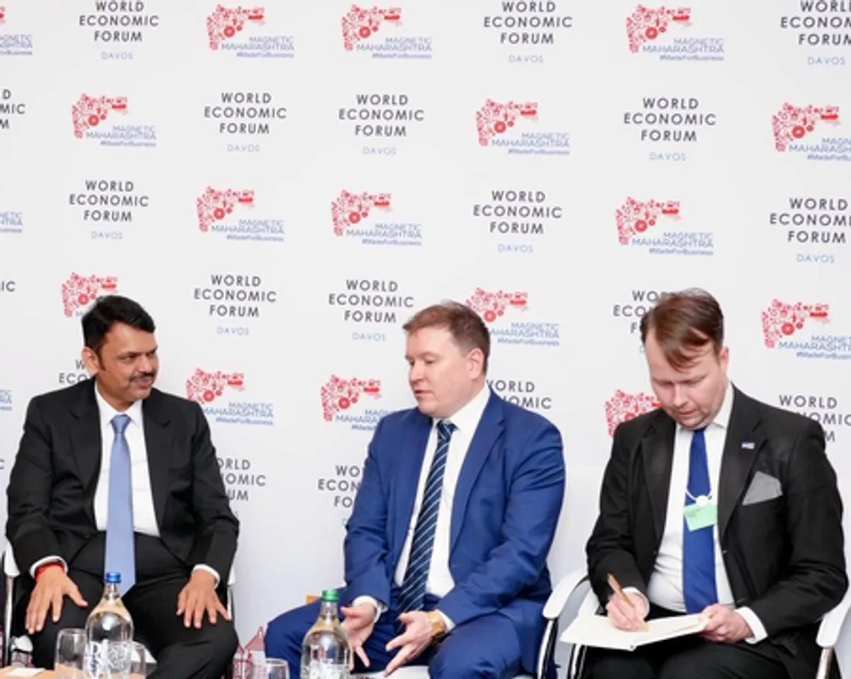 दावोस में सीएम फडणवीस और फिनलैंड मंत्री की अहम मुलाकात, सर्कुलर इकोनॉमी और टेक्नोलॉजी पर बनी सहमति