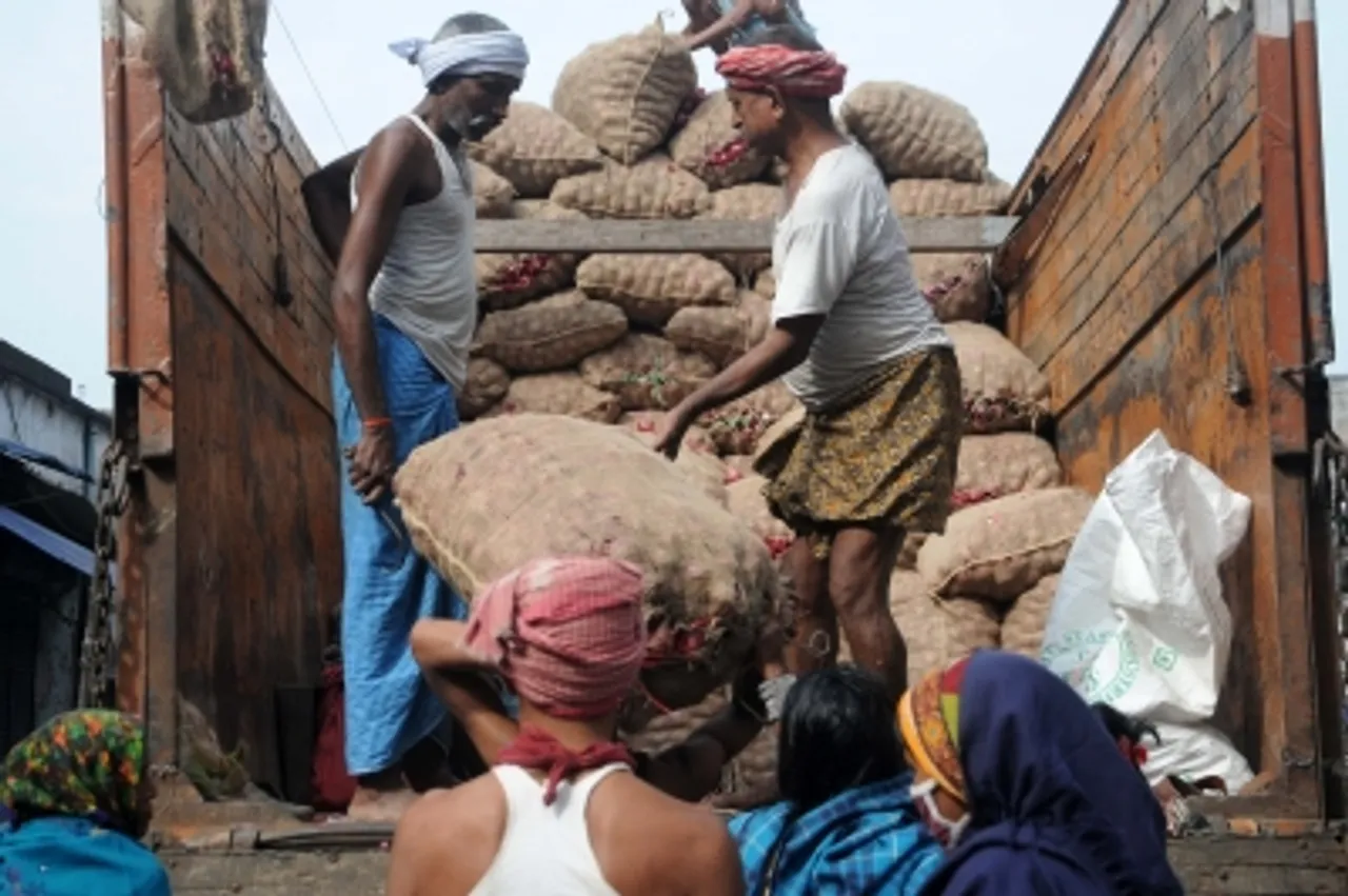 Food inflation for farm and rural labourers stays in negative zone during December