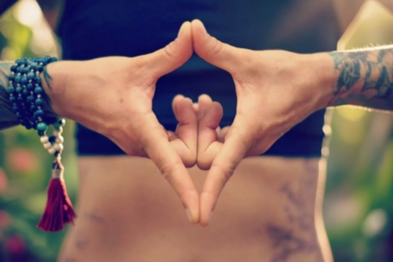 थायरॉइड और पीसीओडी में सहायक योनि मुद्रा, हार्मोनल संतुलन को करती है बेहतर