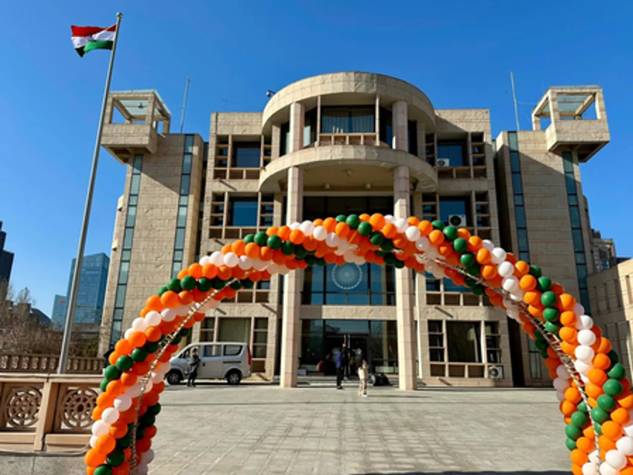 पेइचिंग में भारतीय दूतावास में मनाया गया भारत का 77वां गणतंत्र दिवस