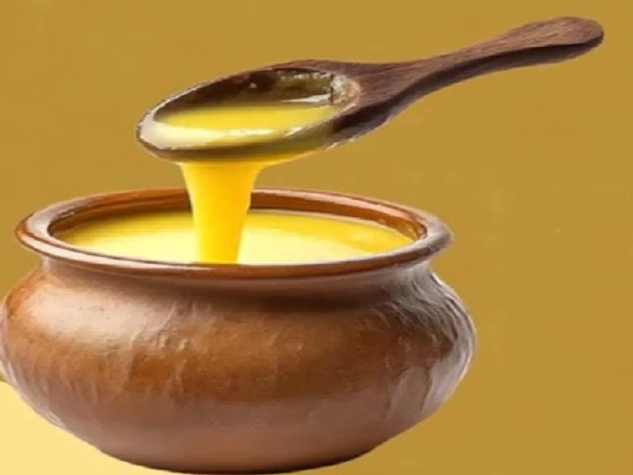 देसी घी में छिपा है सौंदर्य का खजाना, झुर्रियों और रूखी त्वचा से मिलेगी राहत