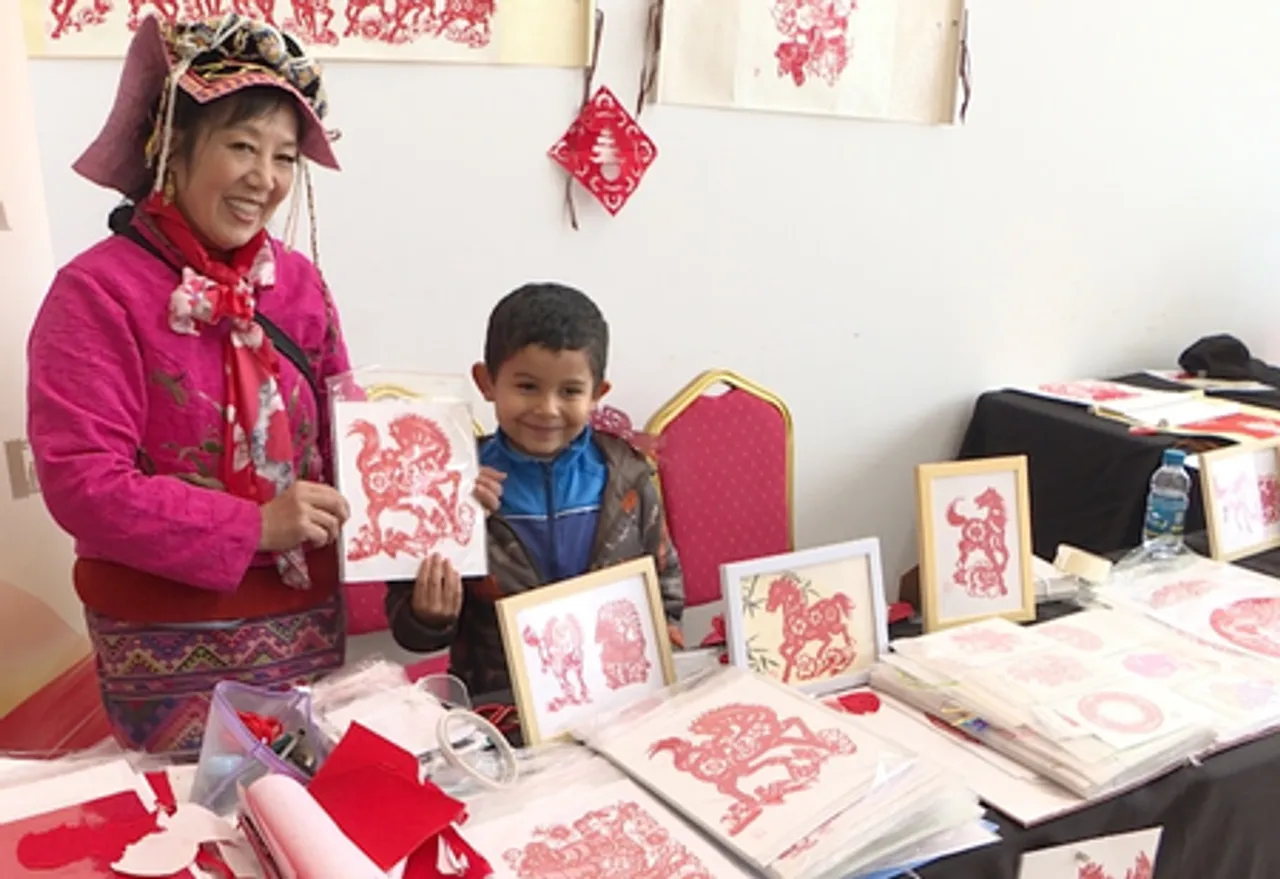 सीएमजी स्प्रिंग फेस्टिवल गाला का प्रचार वीडियो पहली बार मोरक्को के तांजियर स्प्रिंग फेस्टिवल मेले में दिखाया गया