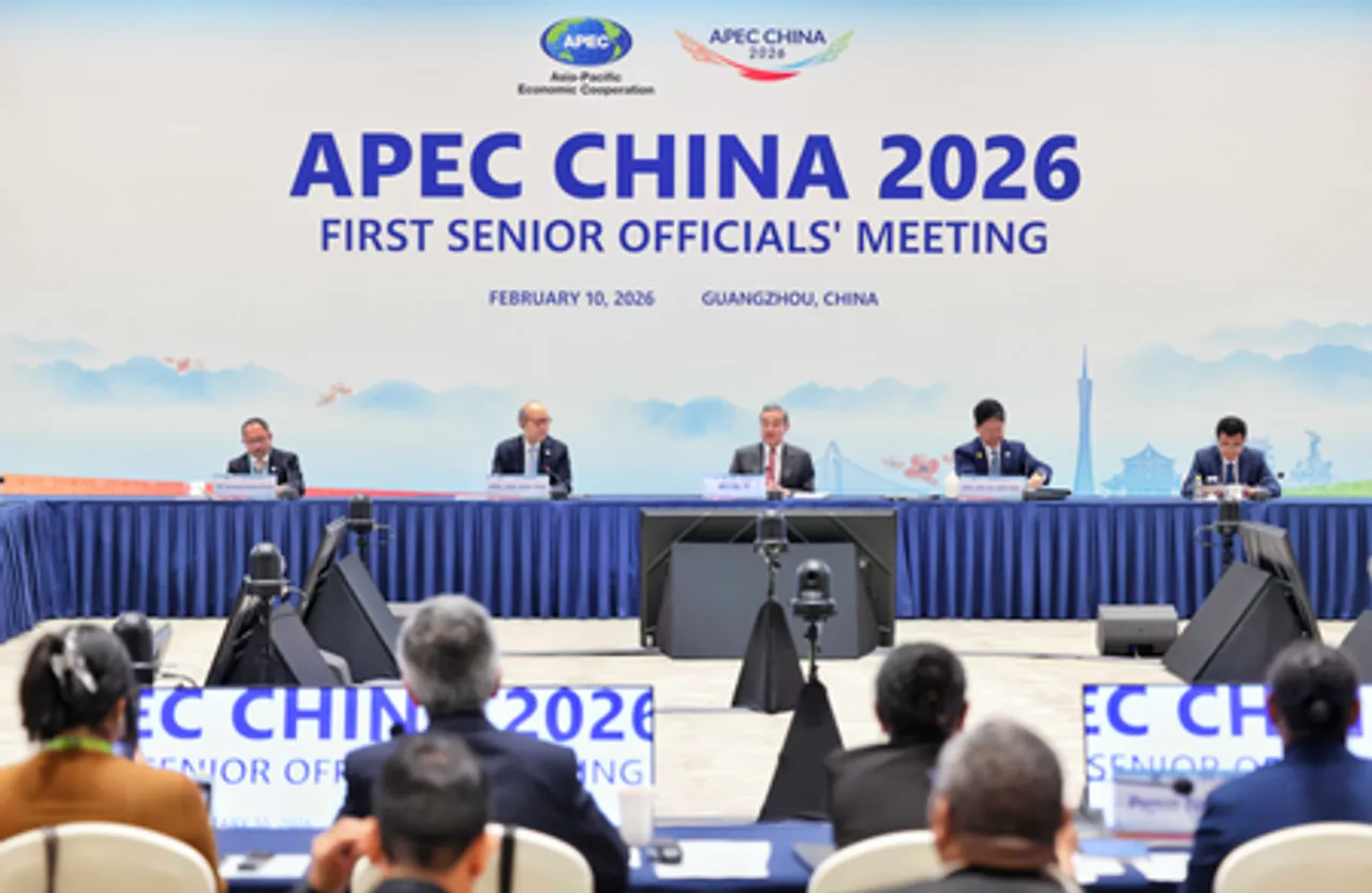 वांग यी ने 2026 प्रथम एपेक वरिष्ठ अधिकारियों की बैठक के उद्घाटन समारोह में भाग लिया