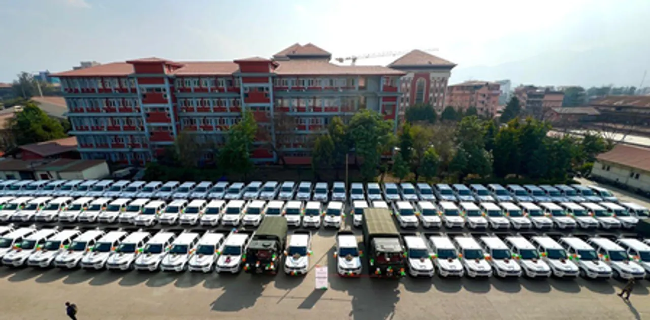 नेपाल को चुनावी तैयारियों के लिए भारत ने सौंपी तीसरी खेप, 270 से अधिक वाहन भेंट