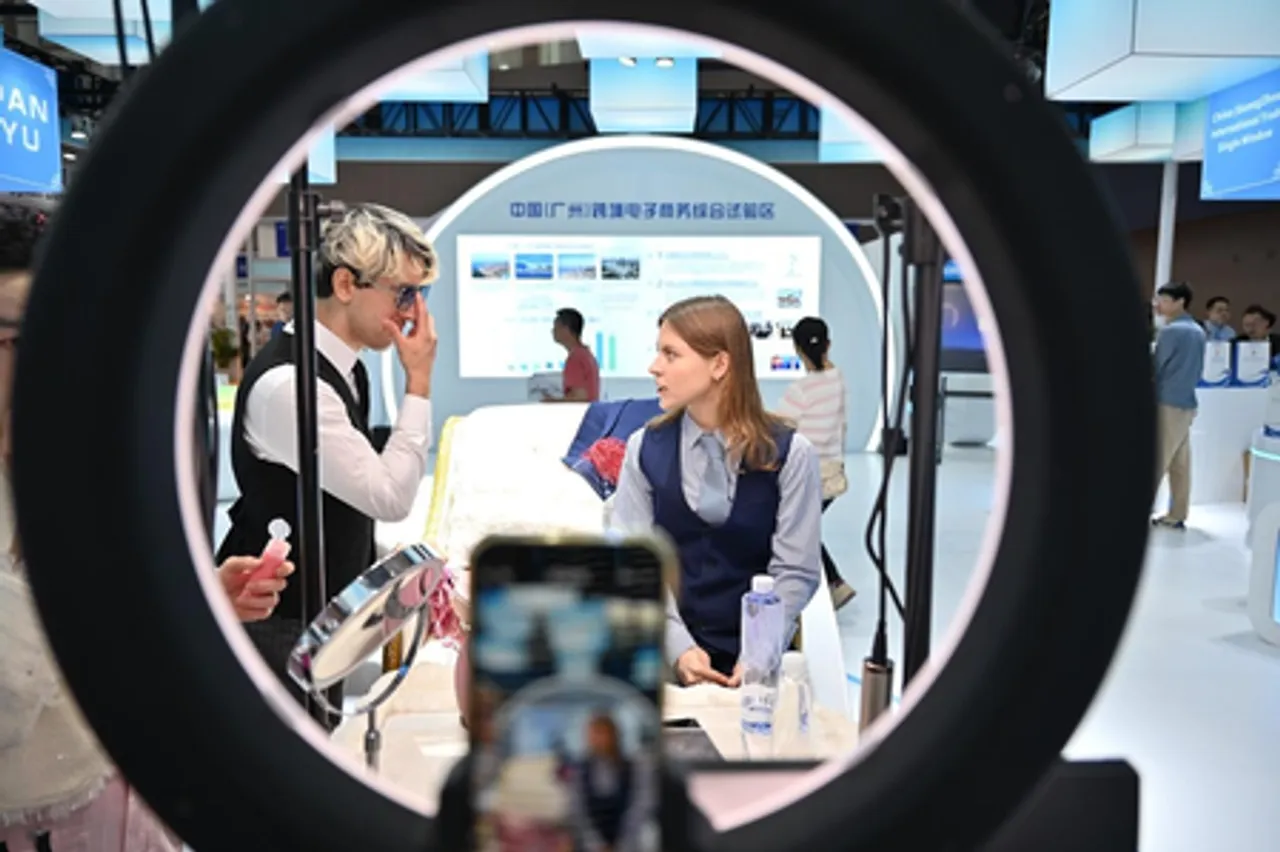 चीनी नववर्ष ने सीमा पार उपभोग में जबरदस्त उछाल ला दिया