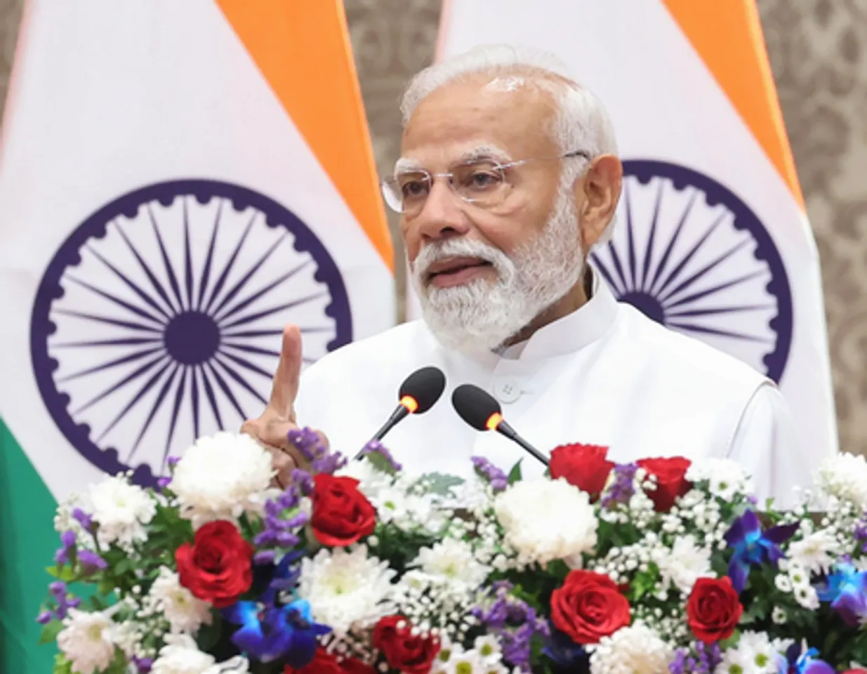 Mumbai: PM Modi and French President Macron attend Press meet