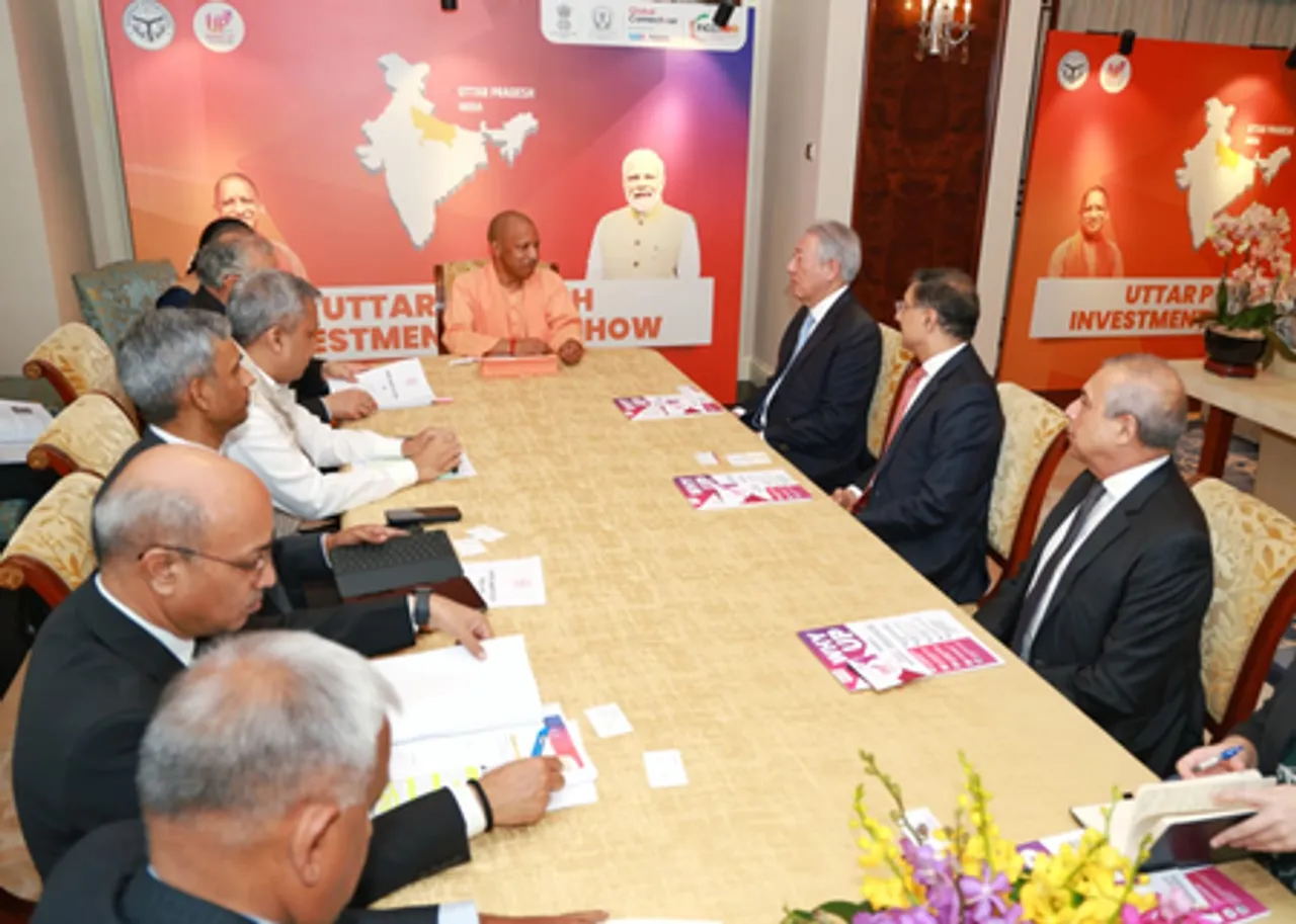 सिंगापुर दौरे के पहले दिन सीएम योगी ने विदेशी निवेशकों और कॉरपोरेट प्रतिनिधियों से की मुलाकात