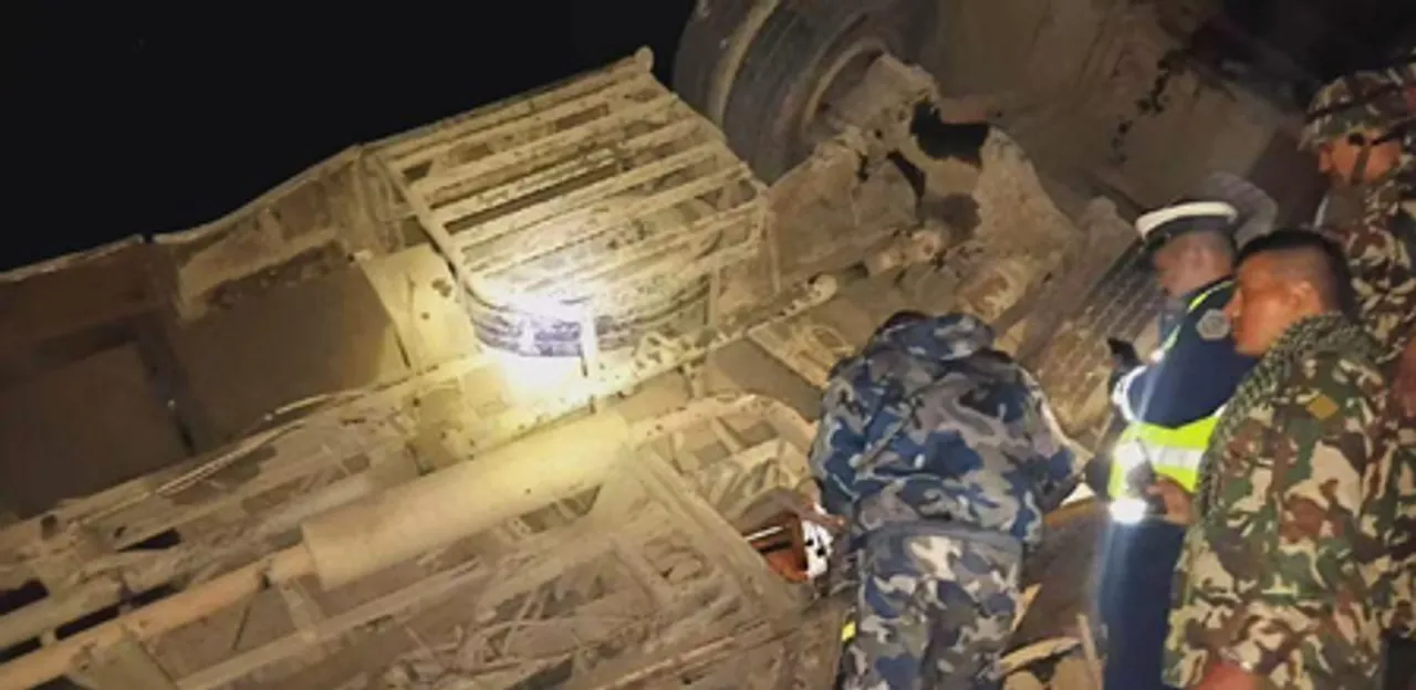 नेपाल : नदी में गिरी बस, एक चीनी नागरिक की मौत