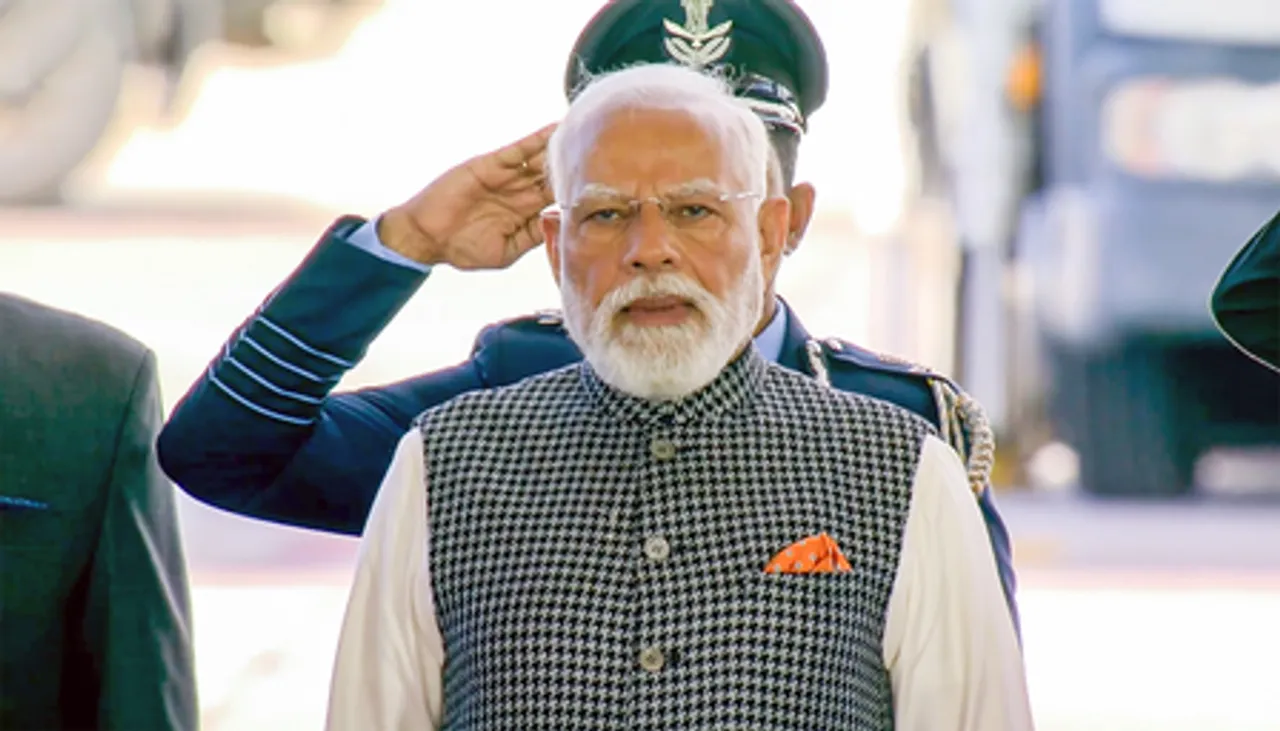 जब ज्ञान विज्ञान के साथ जुड़ता है तो संकटों से मुक्ति का रास्ता अपने आप खुल जाता है: पीएम मोदी