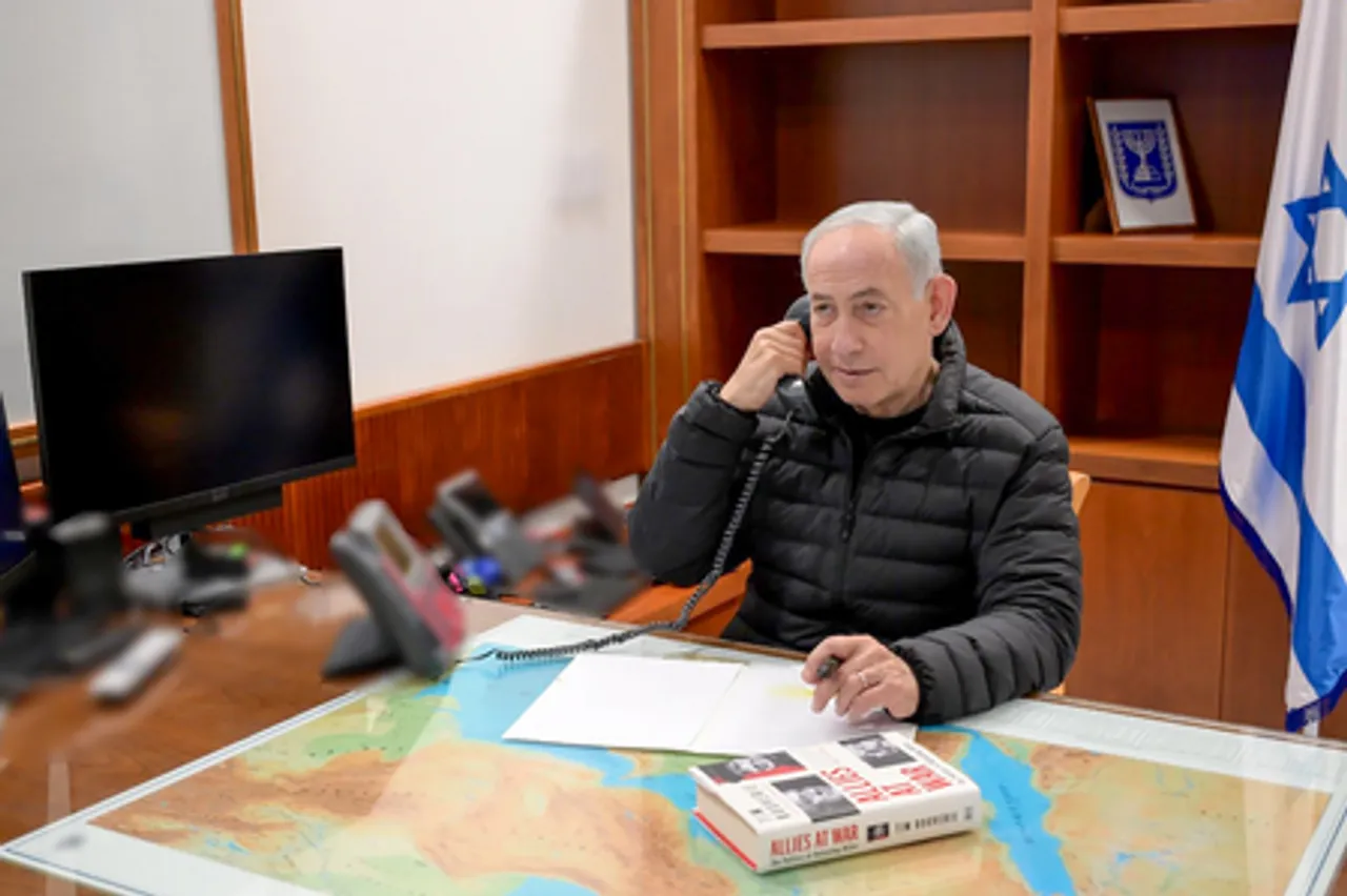 Benjamin Netanyahu Speaks with Donald Trump