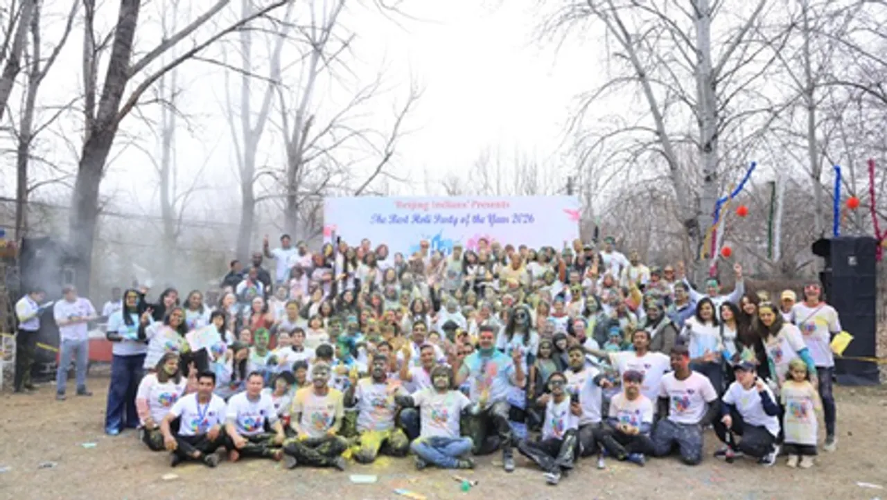 बीजिंग में प्रवासी भारतीयों ने चीनी और विदेशी मित्रों संग मनाई होली