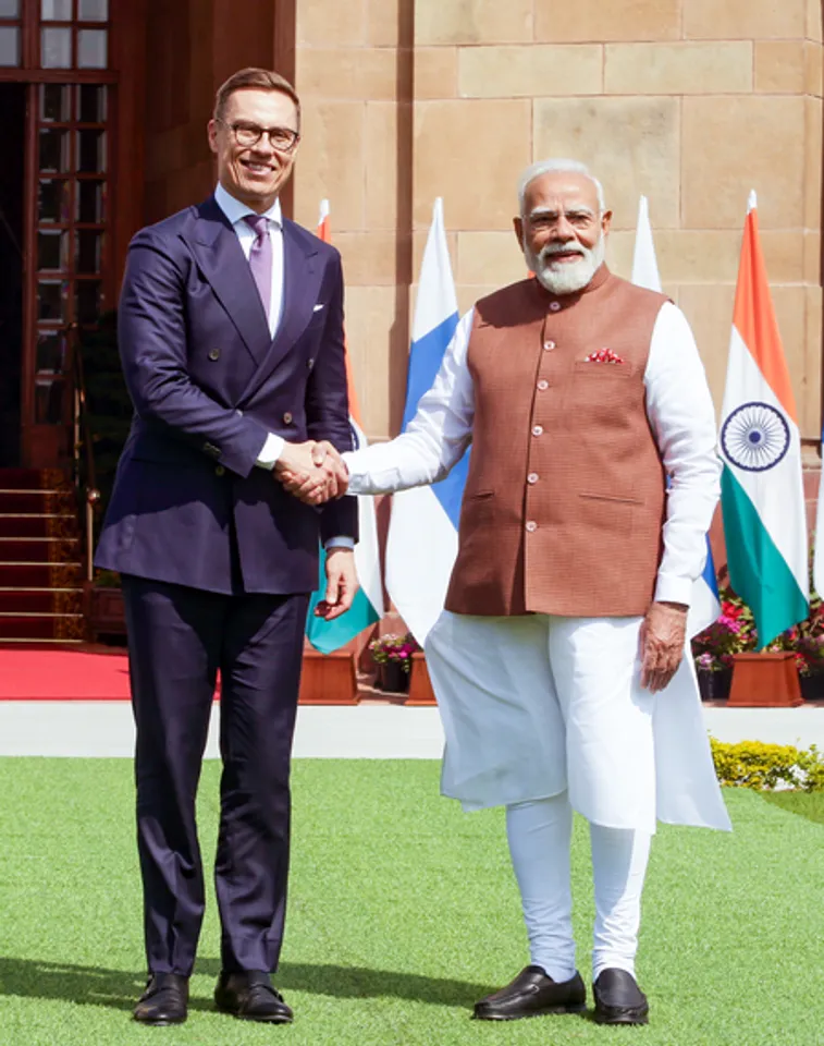 New Delhi: PM Modi receives Finland President at Hyderabad House