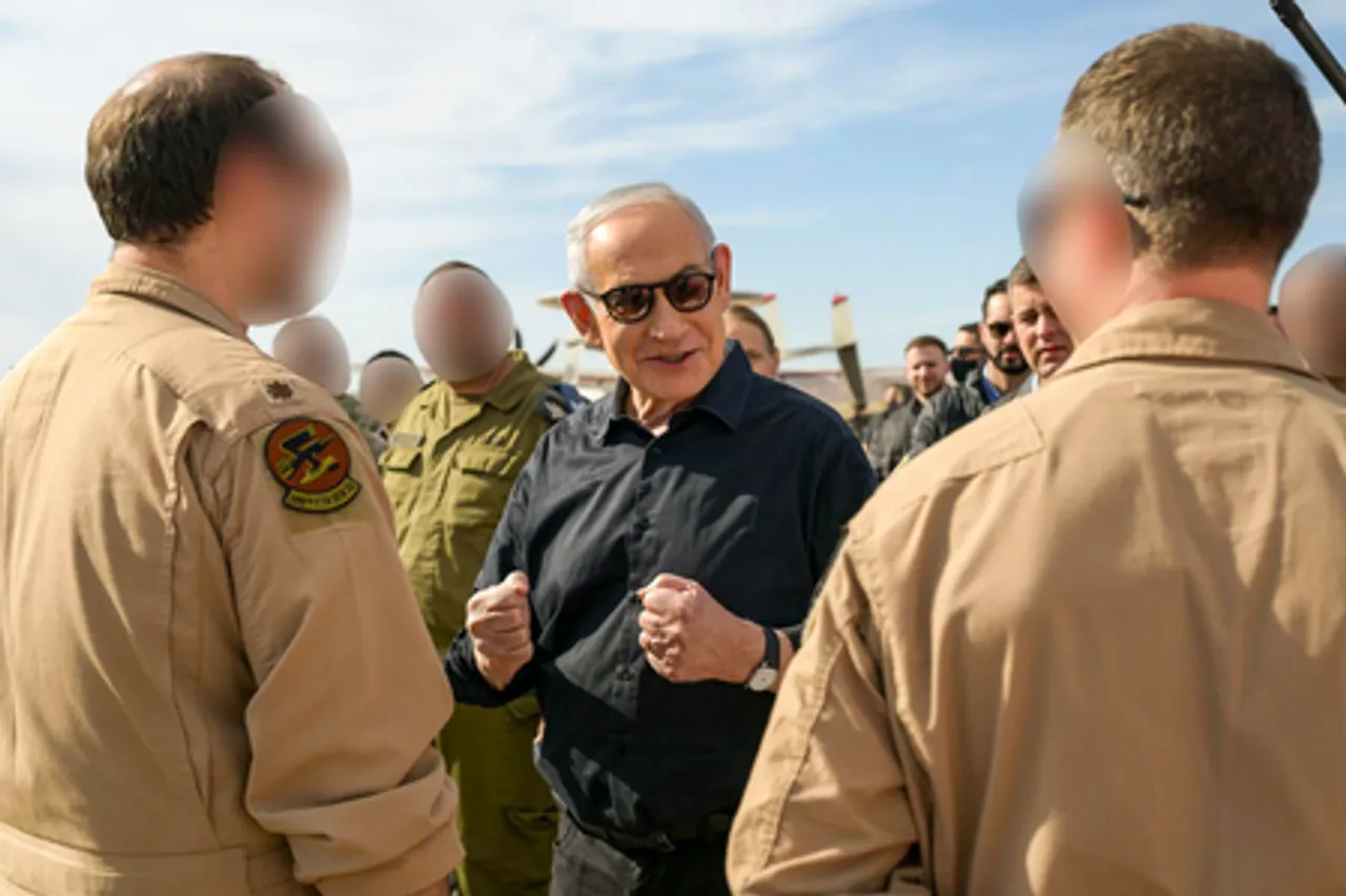 Tel Aviv: Netanyahu Meets Israeli and American Pilots