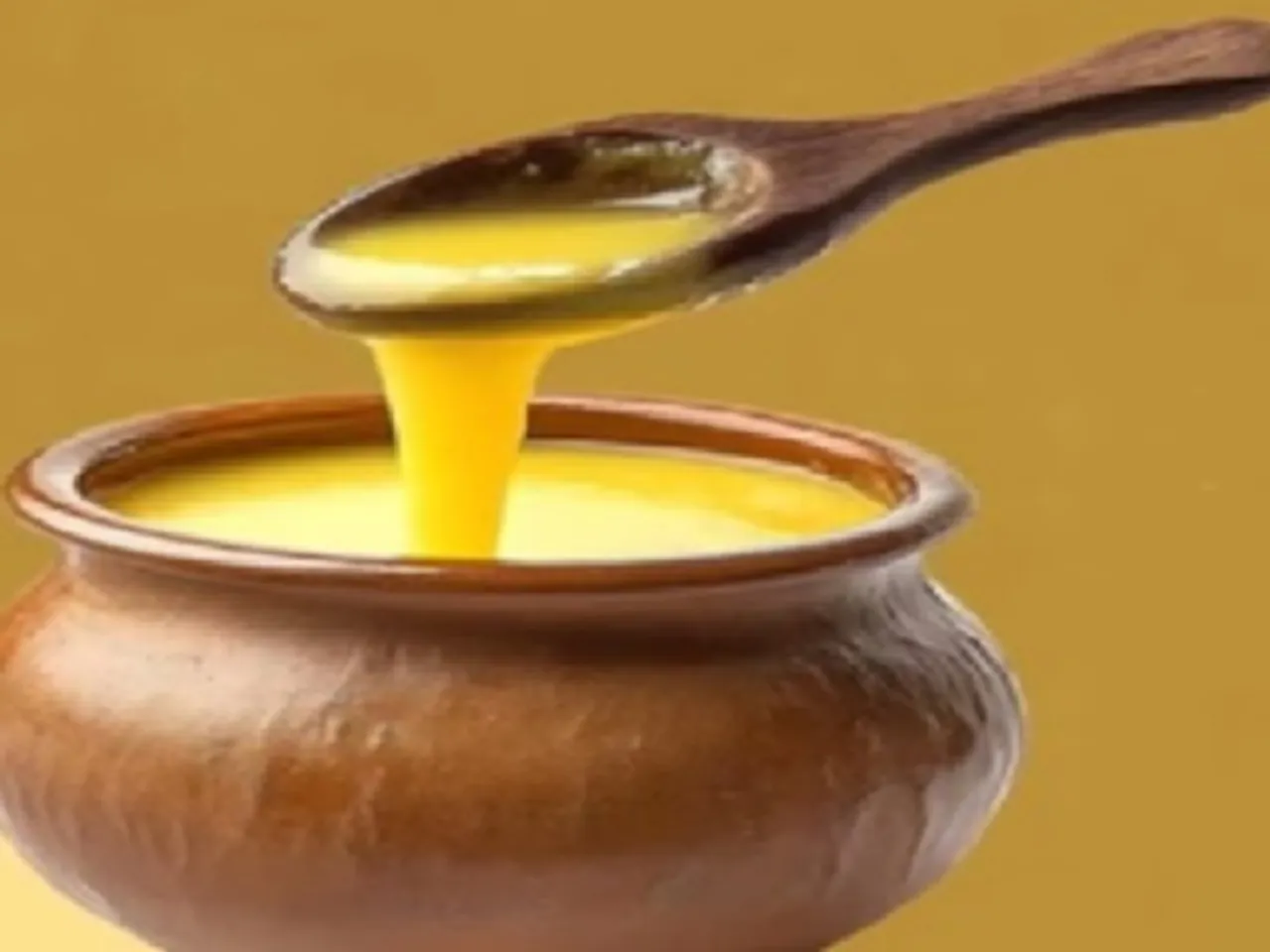 कहीं आप भी तो नहीं खा रहे सीधा क्रीम से बना घी, जानें क्या कहता है आयुर्वेद