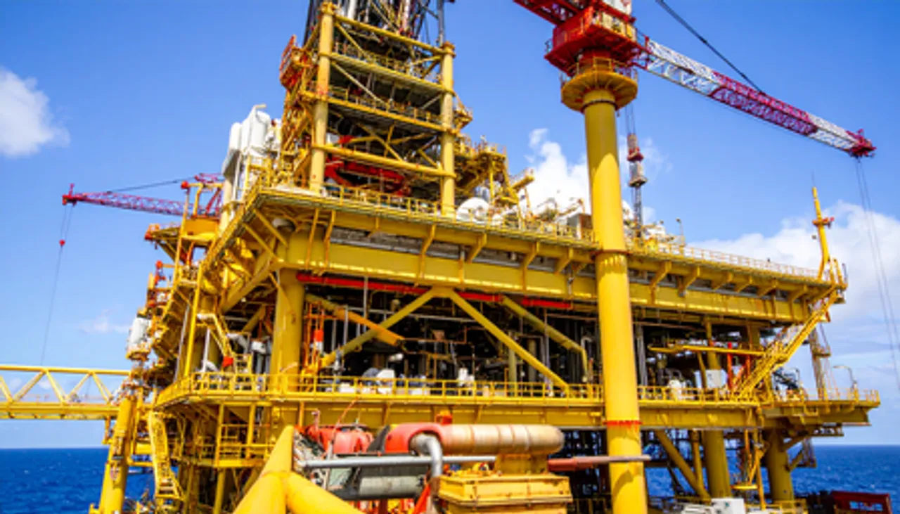 Nearly 69 pc of India’s LNG imports linked to Strait of Hormuz: Report