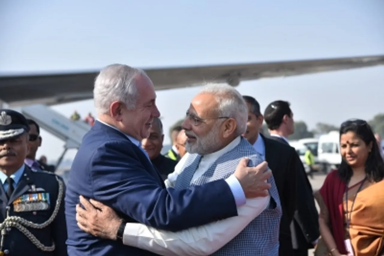 Narendra Modi, Israeli PM arrives,Benjamin Netanyahu, Israeli PM,Israeli Prime Minister Benjamin Netanyahu,Benjamin, Netanyahu,PM modi,hug, warm hug,six-day visit ,6 day