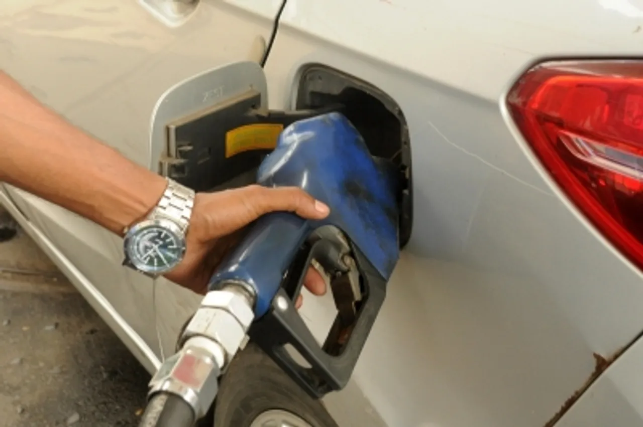 Refills petrol, Vehicle, Petrol Pump, Cash, Rupee,