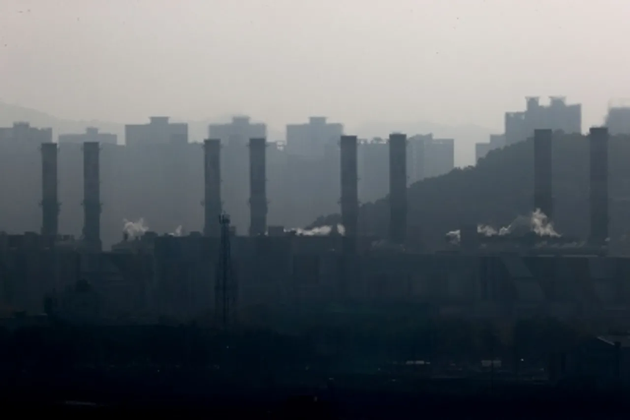 S. Korea emitted 701.3 mln tons of greenhouse gas in 2019: environment ministry ,