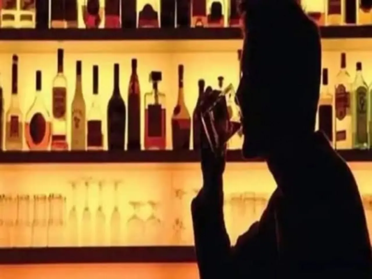 People drank alcohol worth 9 crores in the district on the night of 31, SKP
